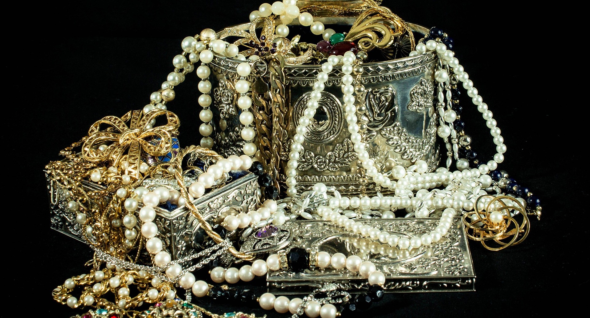 Treasure Trove Weekly Online Auctions